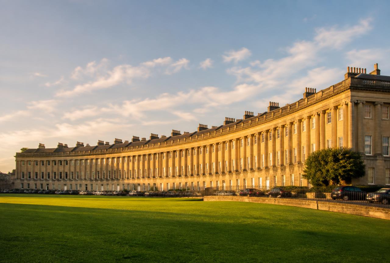 Georgian stone terraces of the Royal Crescent in Bath on a private chauffeur day tour from London